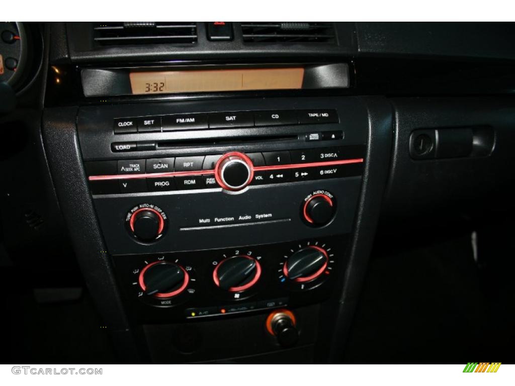 2005 MAZDA3 i Sedan - Titanium Gray Metallic / Black photo #14