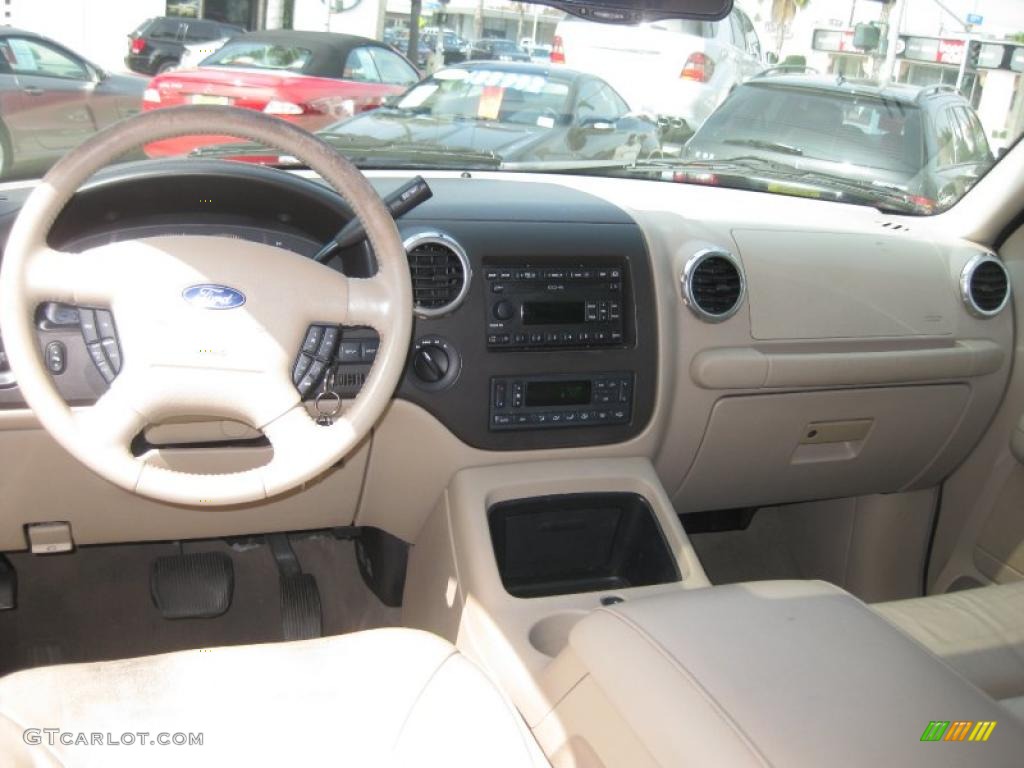 2003 Expedition Eddie Bauer 4x4 - Medium Wedgewood Blue Metallic / Medium Parchment photo #28
