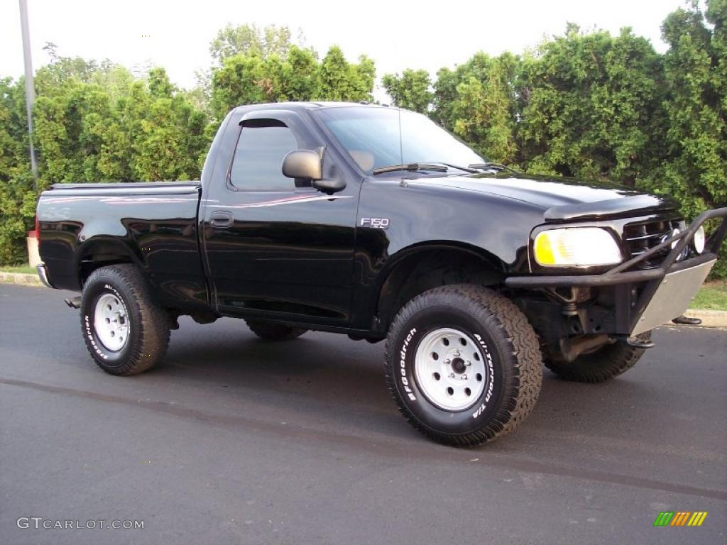 2004 F150 XL Heritage Regular Cab 4x4 - Black / Tan photo #21