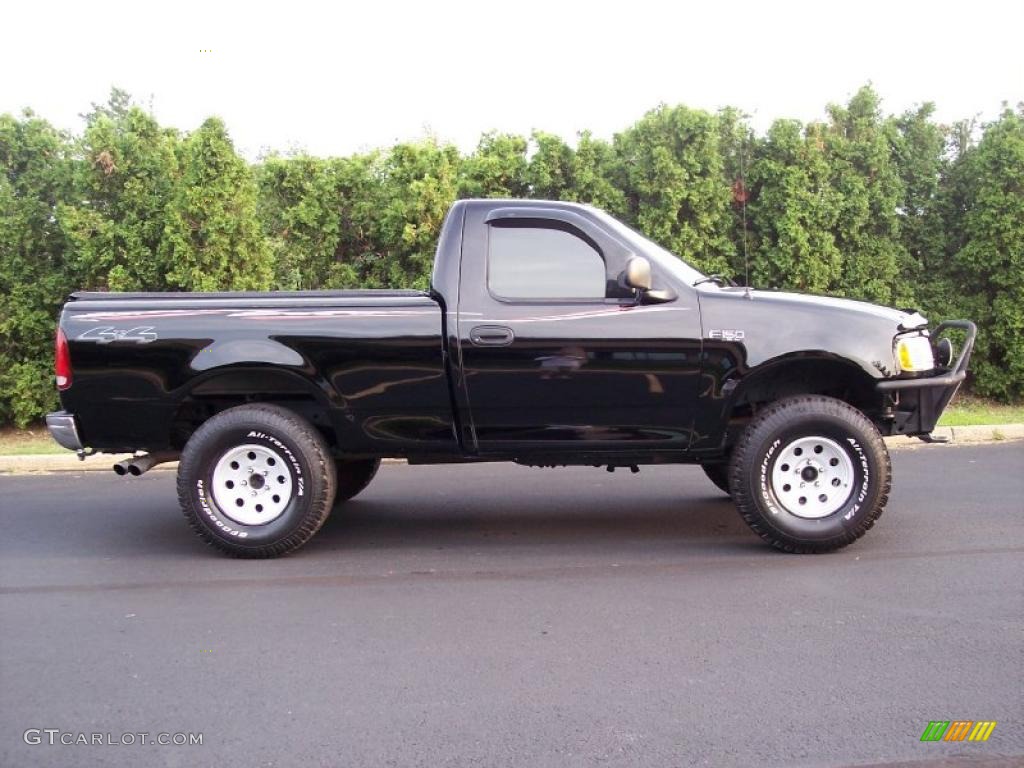 2004 F150 XL Heritage Regular Cab 4x4 - Black / Tan photo #24