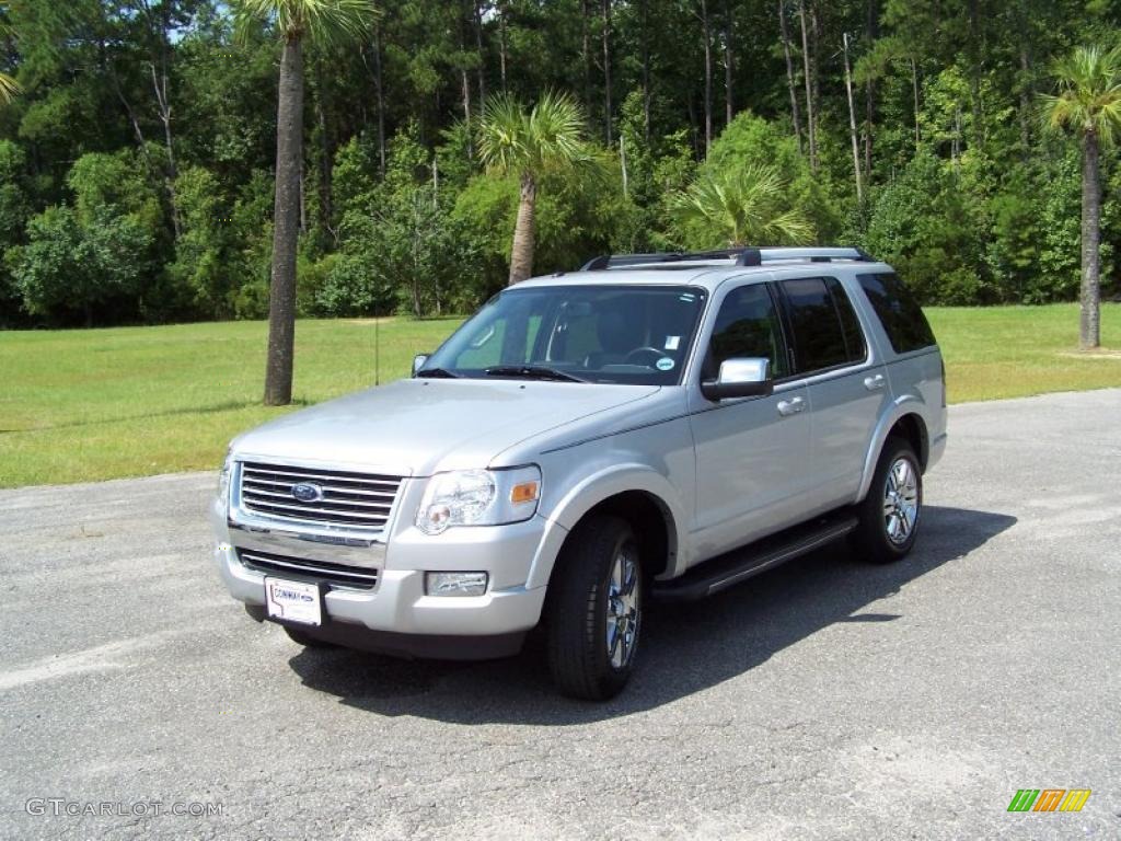 Brilliant Silver Metallic Ford Explorer