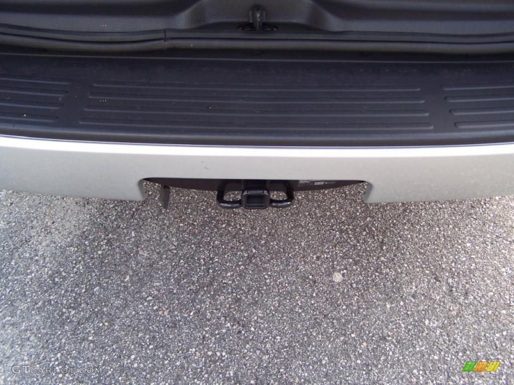 2010 Explorer Limited - Brilliant Silver Metallic / Black photo #15