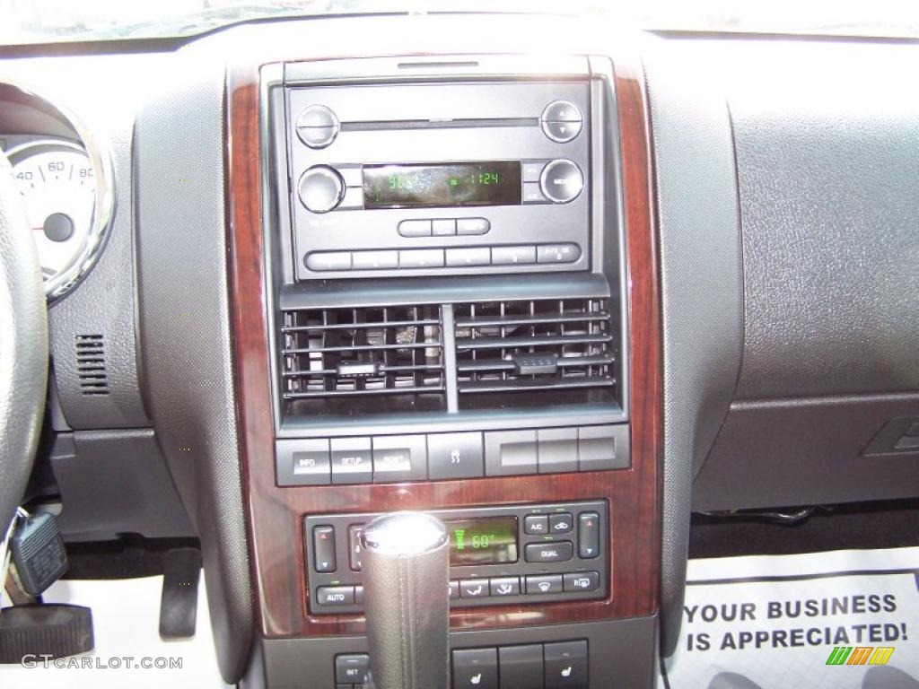 2010 Explorer Limited - Brilliant Silver Metallic / Black photo #24