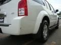 Avalanche White - Pathfinder SE 4x4 Photo No. 15