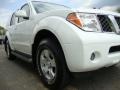 Avalanche White - Pathfinder SE 4x4 Photo No. 18