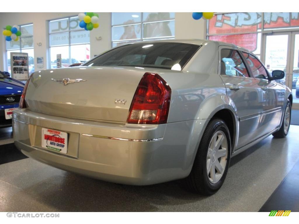 2005 300 Touring - Bright Silver Metallic / Dark Slate Gray/Light Graystone photo #5