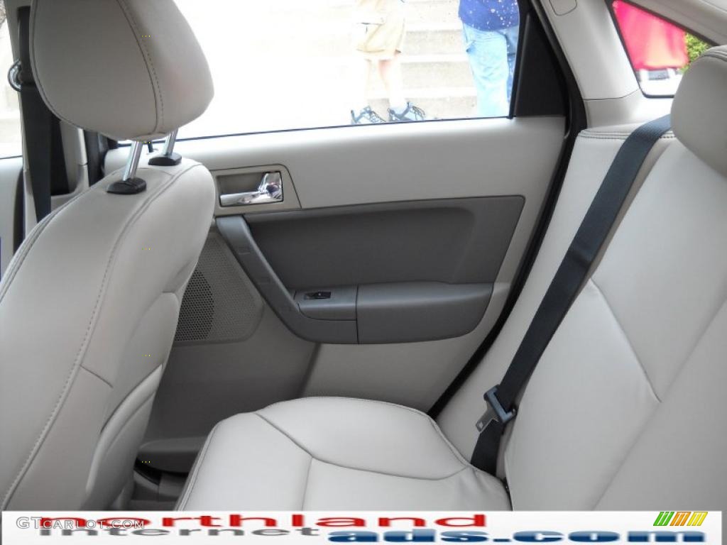 2011 Focus SEL Sedan - Sterling Gray Metallic / Medium Stone photo #14