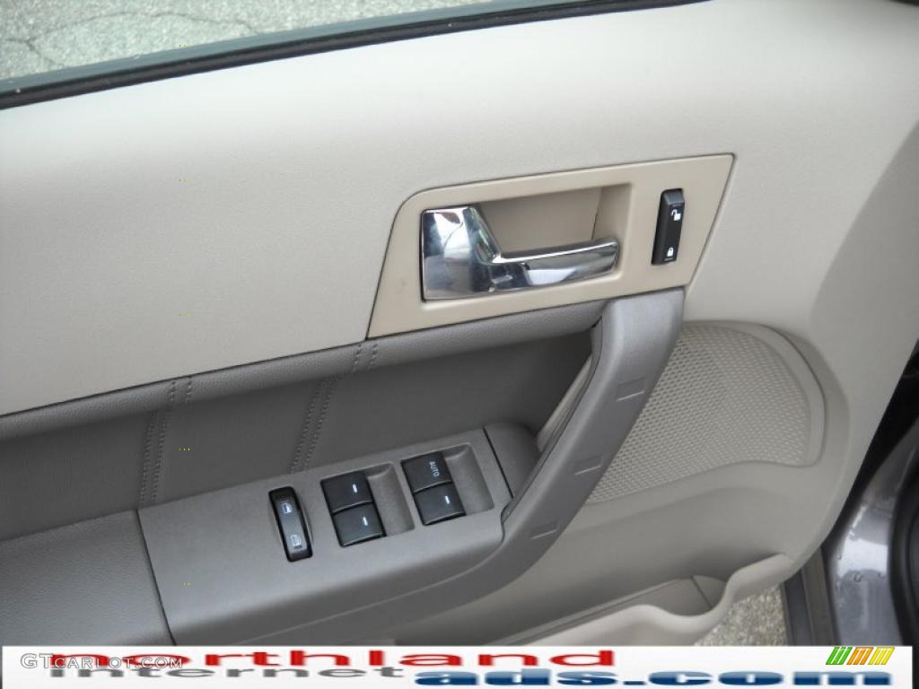 2011 Focus SEL Sedan - Sterling Gray Metallic / Medium Stone photo #15