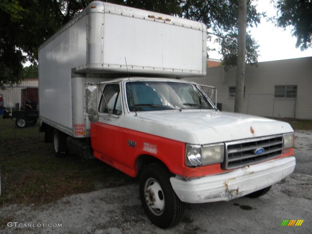 1990 F350 XLT Regular Cab 4x4 Chassis Moving Truck - Oxford White / Gray photo #1