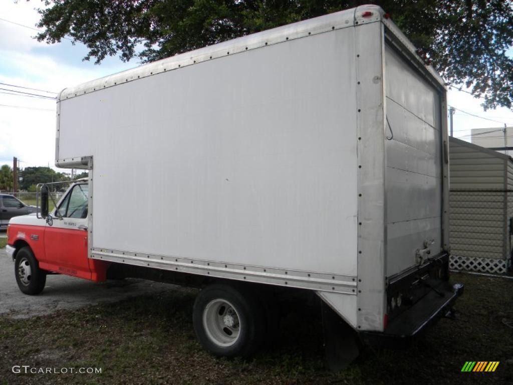 1990 F350 XLT Regular Cab 4x4 Chassis Moving Truck - Oxford White / Gray photo #5