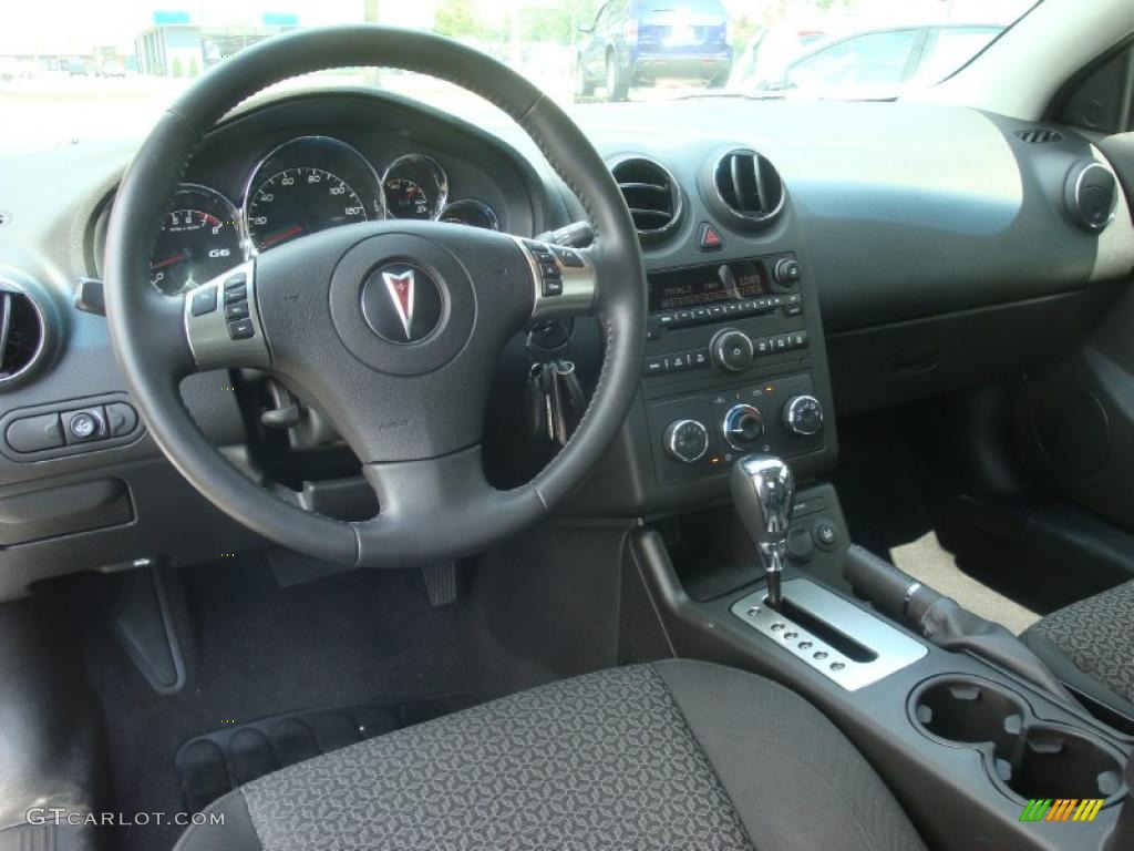 2010 G6 Sedan - Summit White / Ebony photo #11