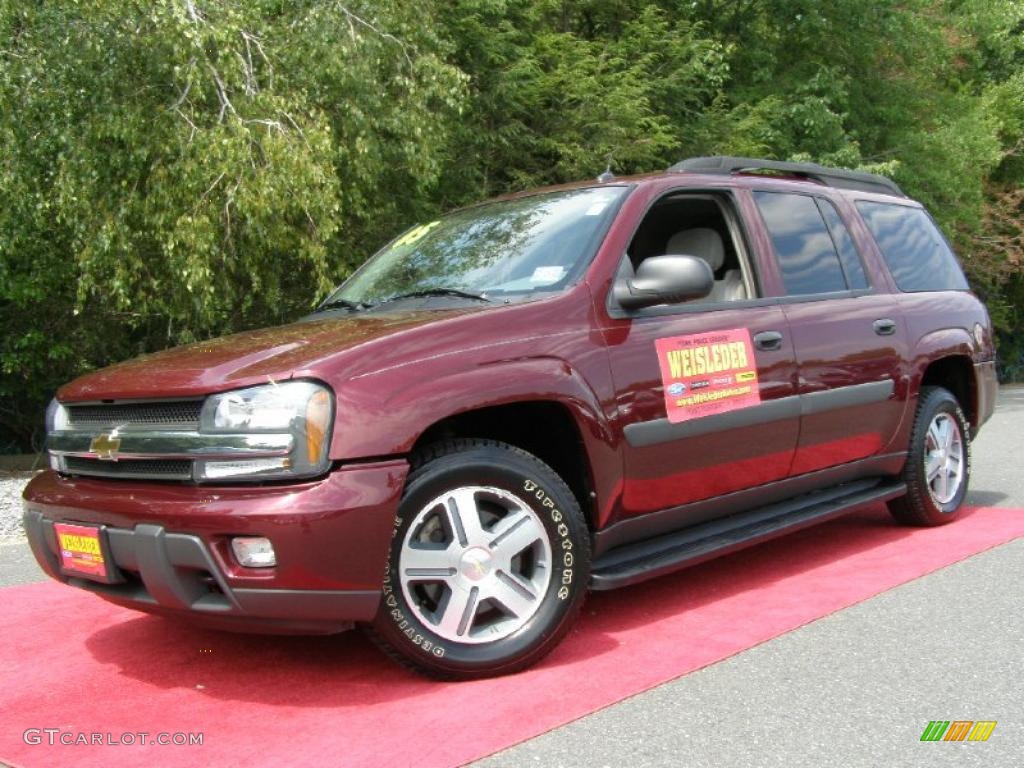 2005 TrailBlazer EXT LS 4x4 - Majestic Red Metallic / Light Gray photo #1