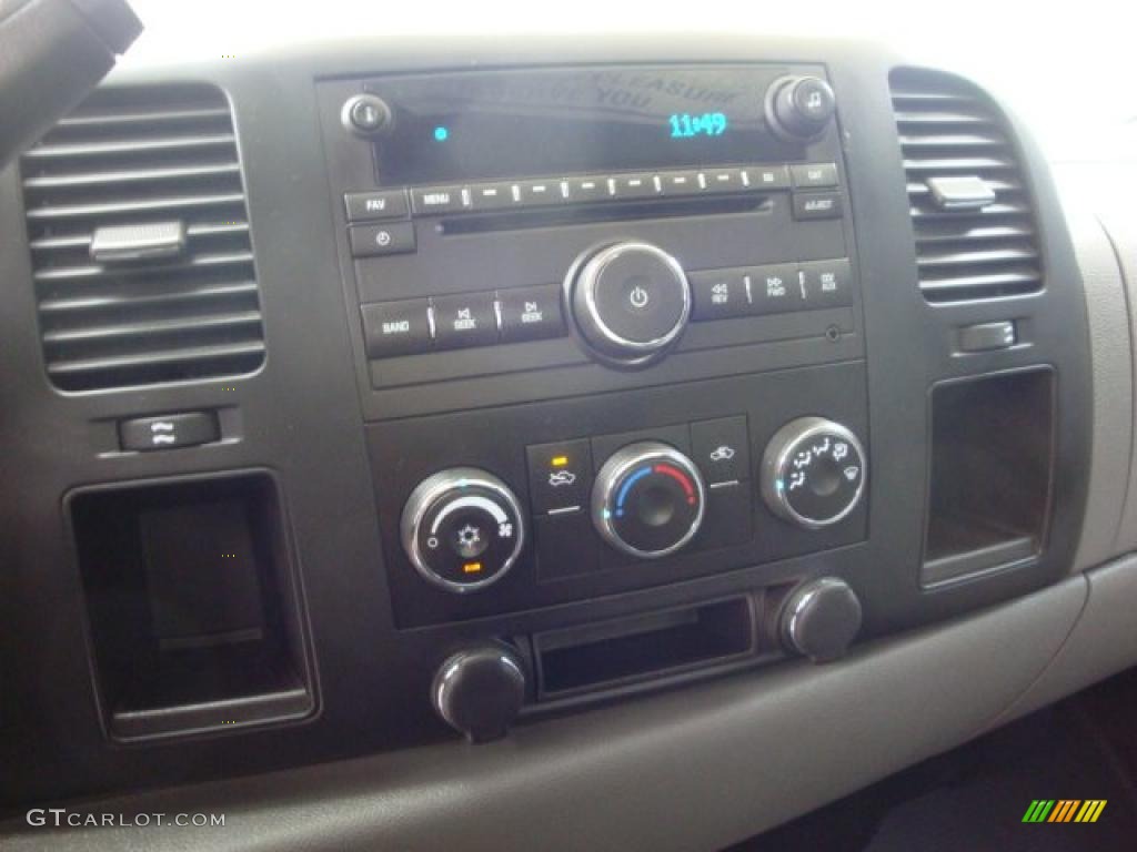 2009 Silverado 1500 Regular Cab 4x4 - Silver Birch Metallic / Dark Titanium photo #13