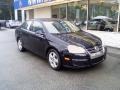 Black - Jetta SE Sedan Photo No. 2