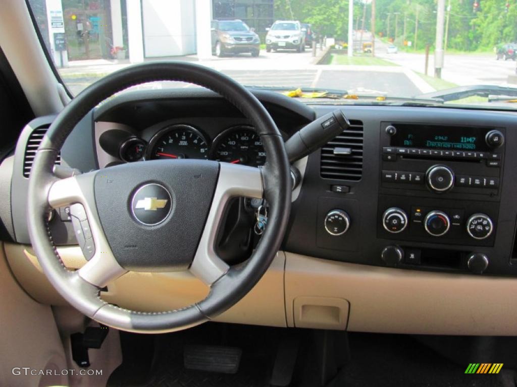 2009 Silverado 1500 LT Extended Cab 4x4 - Dark Cherry Red Metallic / Light Cashmere photo #4