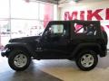 Black - Wrangler X 4x4 Photo No. 2