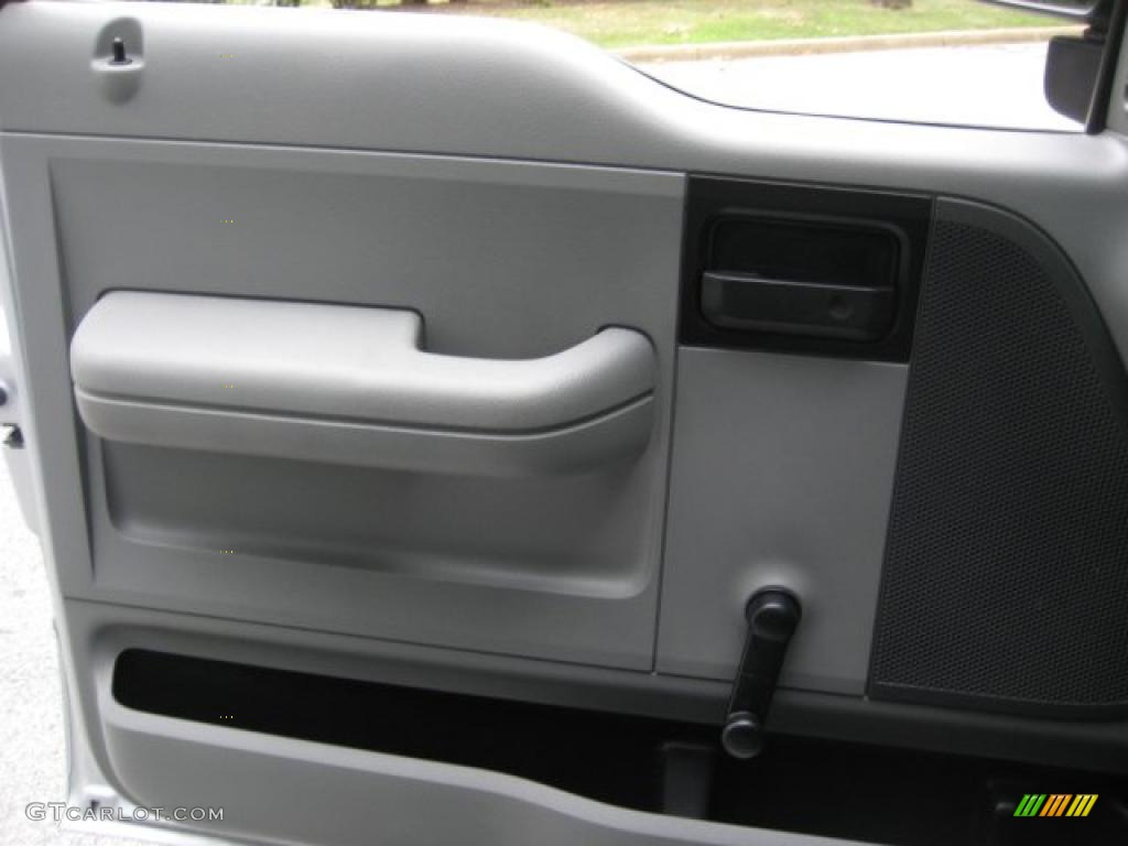 2005 F150 XLT SuperCab - Silver Metallic / Medium Flint Grey photo #16