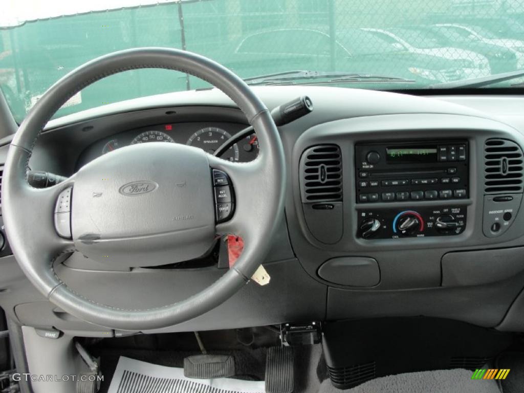 2002 F150 XLT SuperCab - Dark Shadow Grey Metallic / Medium Graphite photo #37