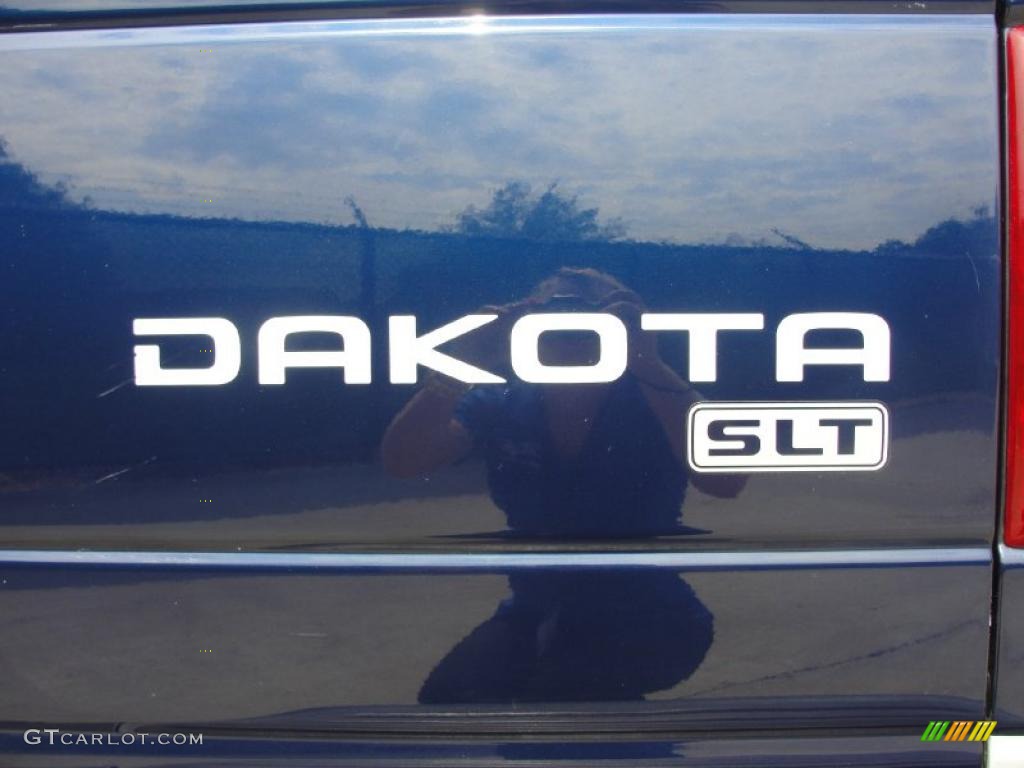 2004 Dakota SLT Quad Cab - Patriot Blue Pearl / Taupe photo #21