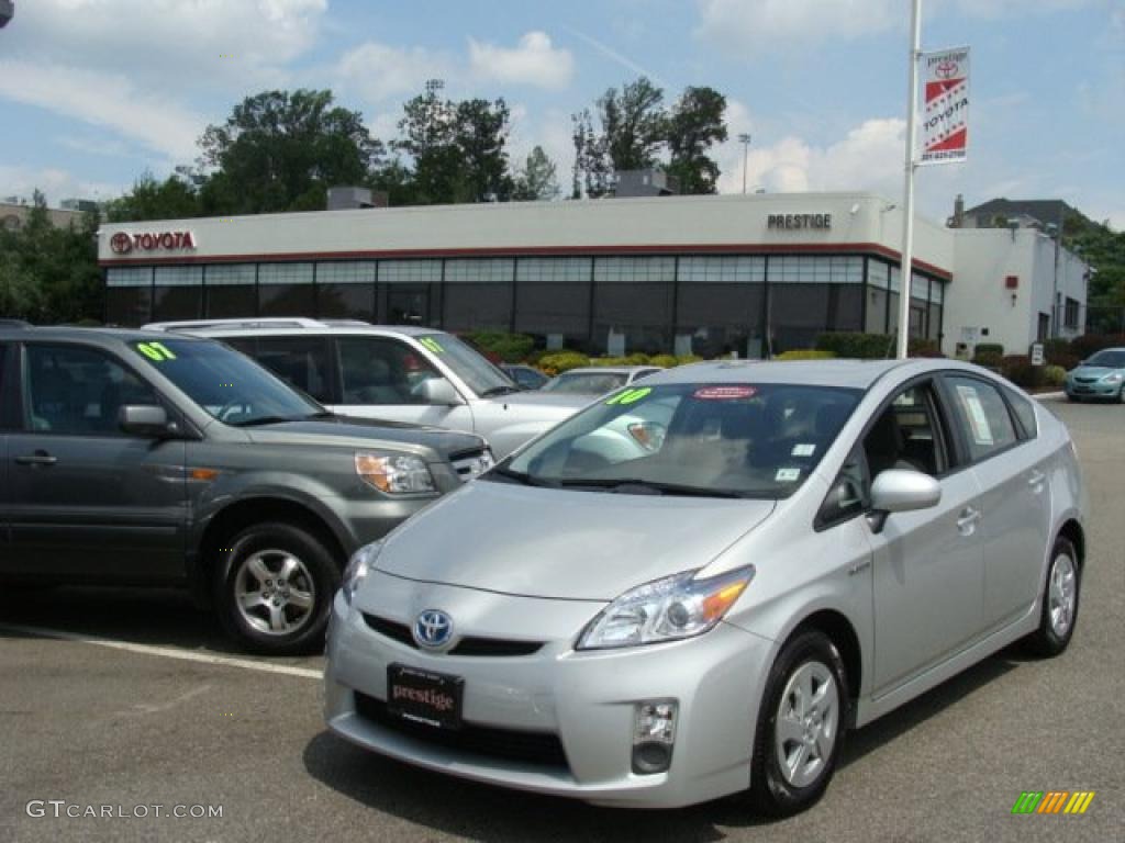 2010 Prius Hybrid III - Classic Silver Metallic / Dark Gray photo #1