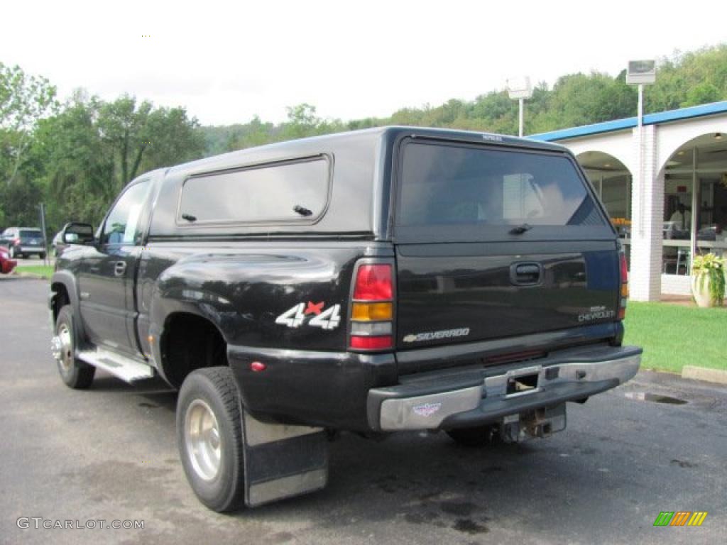 2004 Silverado 3500HD LS Regular Cab 4x4 Dually - Black / Dark Charcoal photo #10