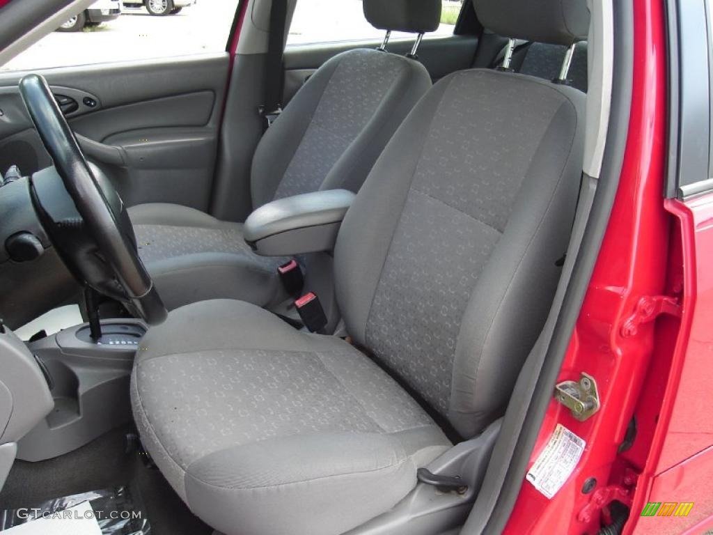 2004 Focus ZX5 Hatchback - Infra-Red / Medium Graphite photo #12