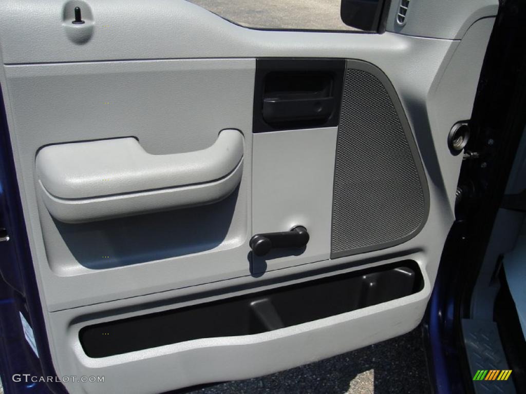 2007 F150 XL Regular Cab - Dark Blue Pearl Metallic / Medium Flint photo #19