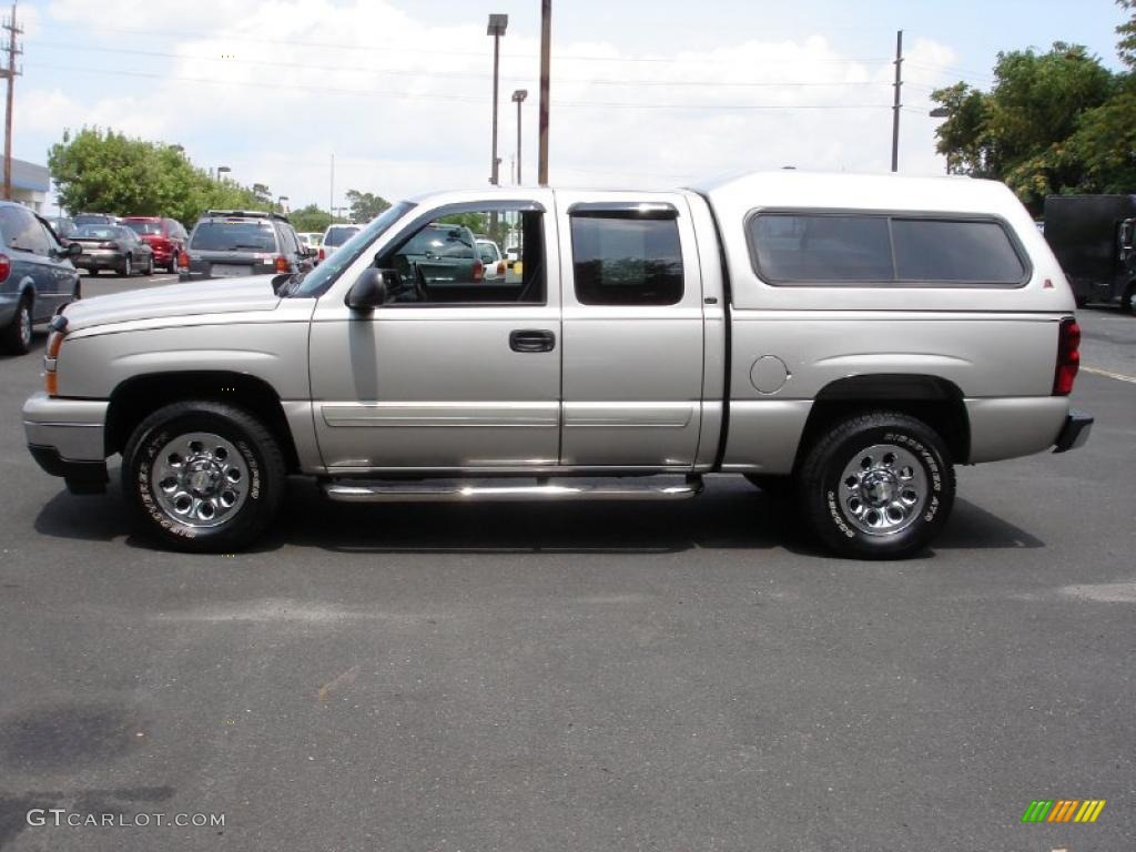 2006 Silverado 1500 LT Extended Cab 4x4 - Silver Birch Metallic / Dark Charcoal photo #9