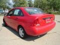 Infra Red - Focus SE Sedan Photo No. 3