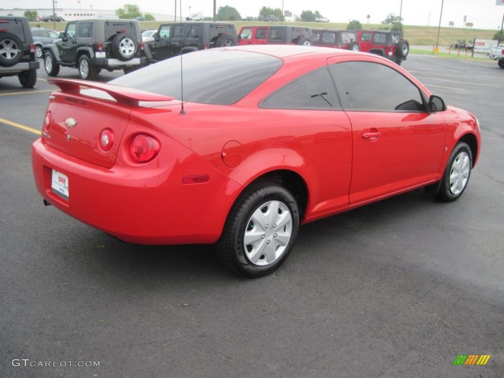 2007 Cobalt LS Coupe - Victory Red / Gray photo #9