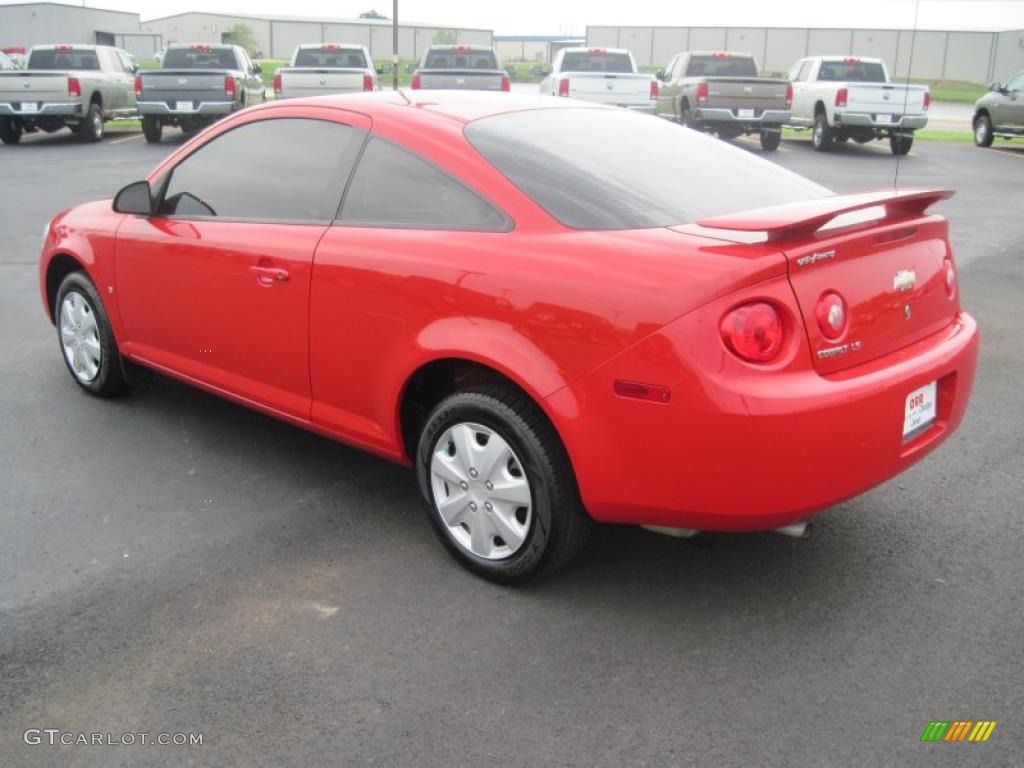 2007 Cobalt LS Coupe - Victory Red / Gray photo #11