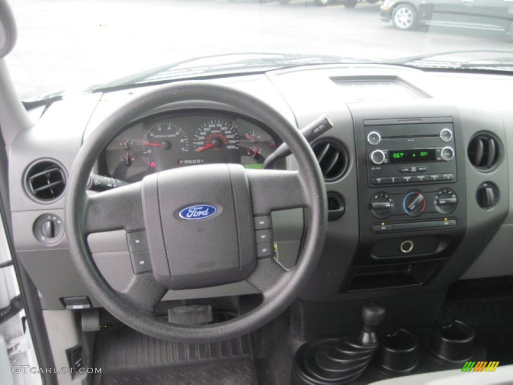 2008 F150 STX SuperCab 4x4 - Oxford White / Medium Flint Grey photo #10