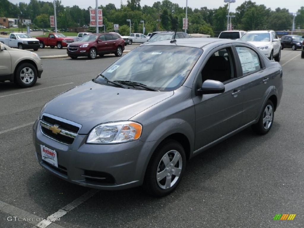 2010 Aveo LT Sedan - Medium Gray / Charcoal photo #1