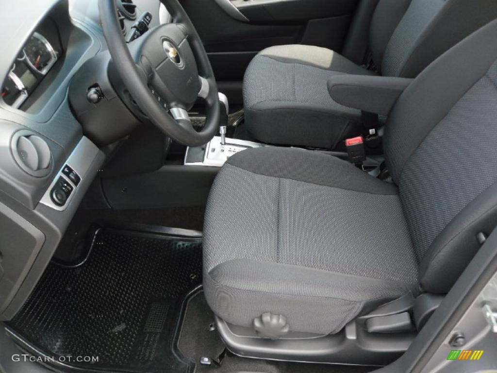 2010 Aveo LT Sedan - Medium Gray / Charcoal photo #7