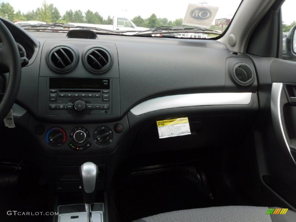 2010 Aveo Aveo5 LT - Black Granite / Charcoal photo #16