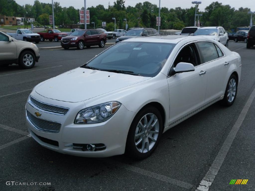 White Diamond Tricoat Chevrolet Malibu