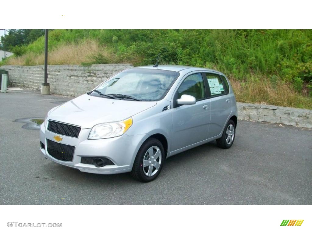 2010 Aveo Aveo5 LT - Cosmic Silver / Charcoal photo #1