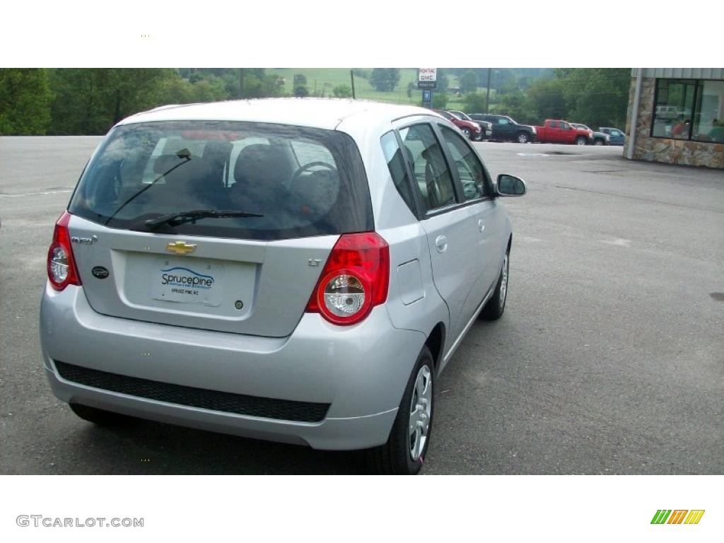 2010 Aveo Aveo5 LT - Cosmic Silver / Charcoal photo #4