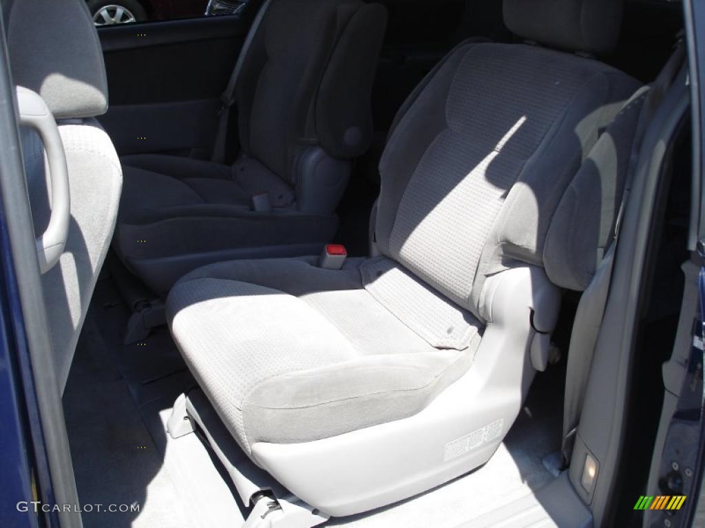 2006 Sienna LE - Nautical Blue Metallic / Stone Gray photo #11