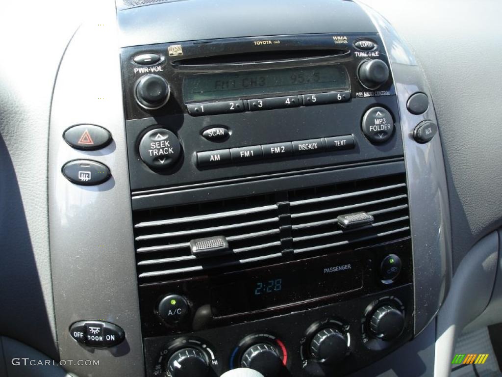 2006 Sienna LE - Nautical Blue Metallic / Stone Gray photo #16