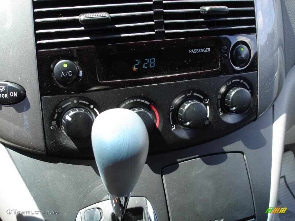 2006 Sienna LE - Nautical Blue Metallic / Stone Gray photo #17