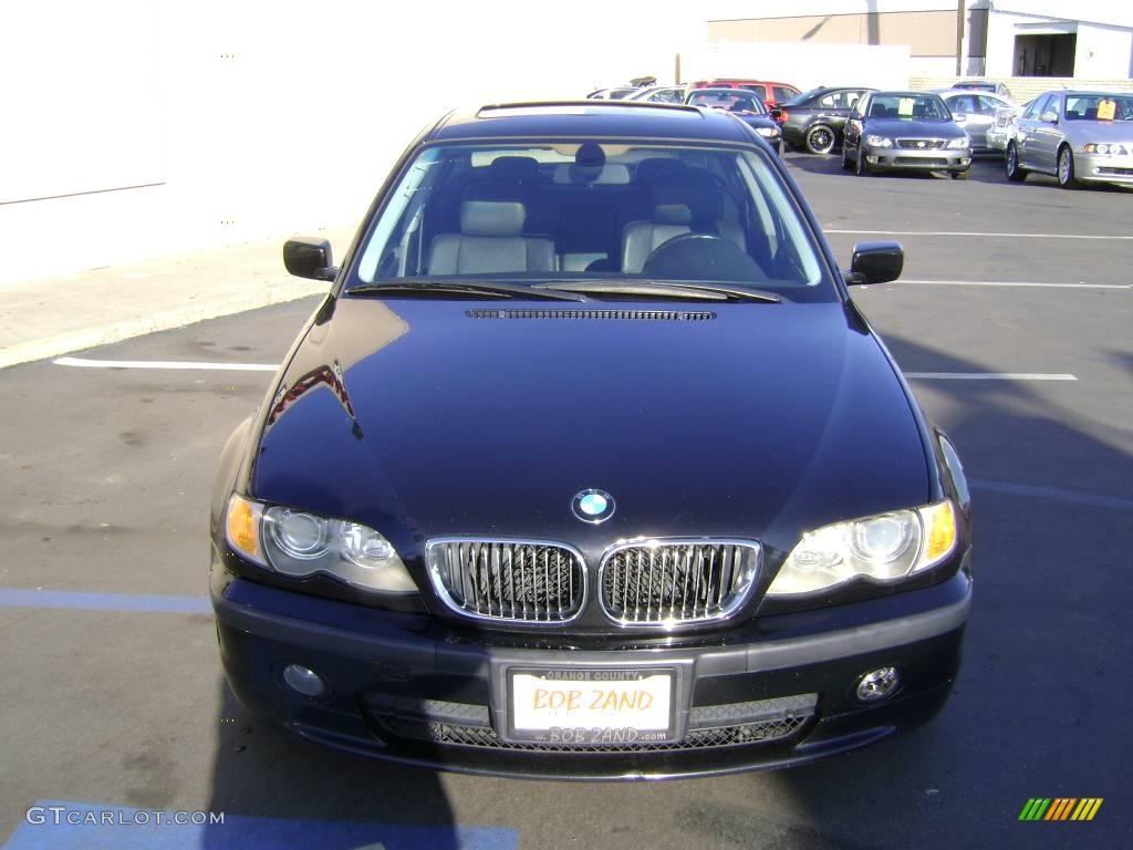 2003 3 Series 330i Sedan - Jet Black / Black photo #6