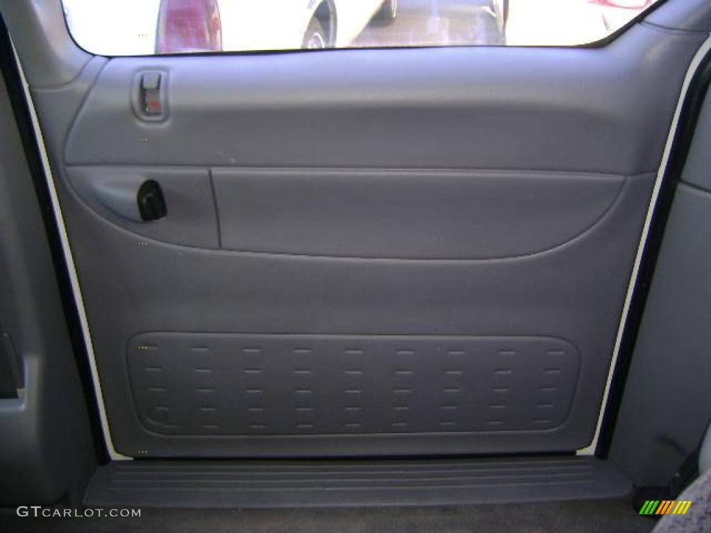 1998 Voyager  - Bright White / Mist Gray photo #19