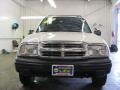 White - Tracker 4WD Hard Top Photo No. 12