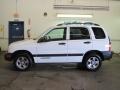 White - Tracker 4WD Hard Top Photo No. 13
