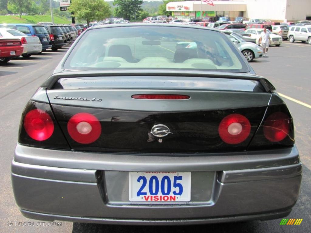 2005 Impala LS - Medium Gray Metallic / Medium Gray photo #17