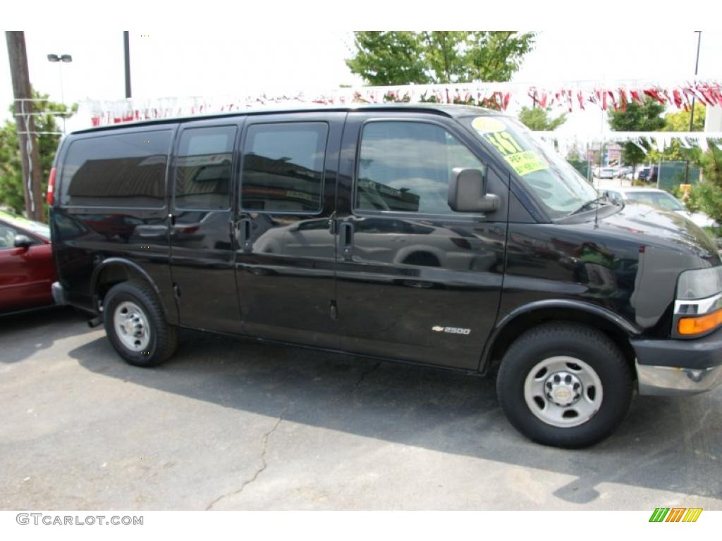 2005 Express 2500 Cargo Van - Black / Medium Dark Pewter photo #2