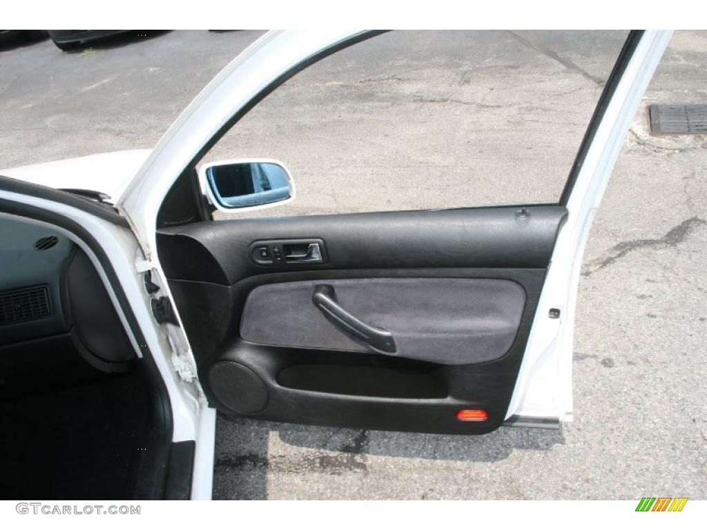 1999 Golf GLS 4 Door - Candy White / Black photo #15
