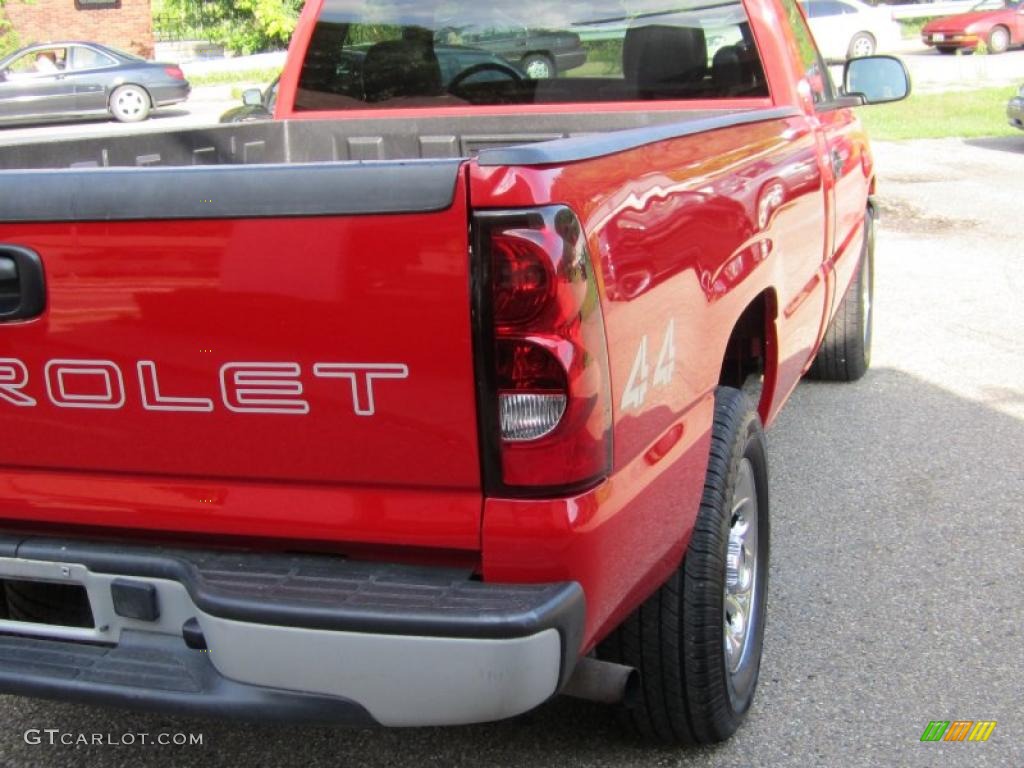 2005 Silverado 1500 Regular Cab 4x4 - Victory Red / Dark Charcoal photo #5