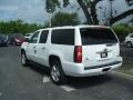 Summit White - Suburban LT 4x4 Photo No. 4